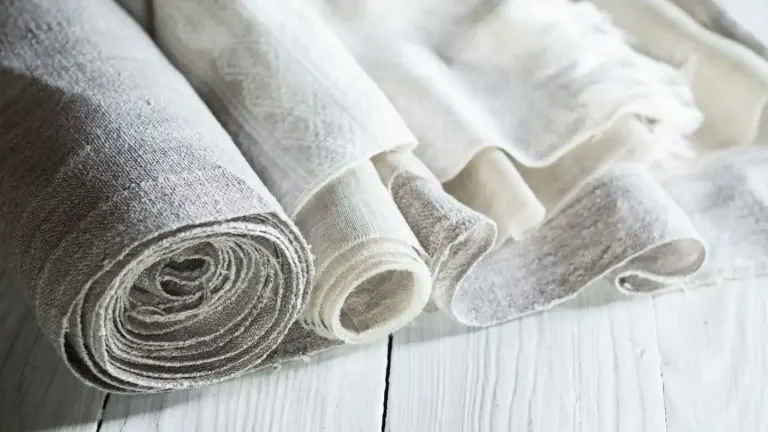 Les 5 matières de linge de lit à connaître pour un confort optimal