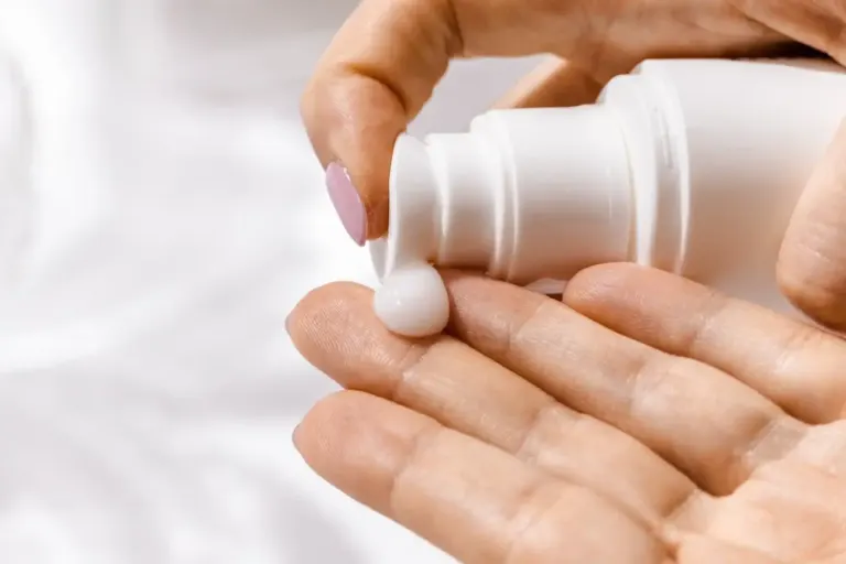 Comprendre l&rsquo;indice de protection solaire (SPF) : Le guide complet pour bien choisir sa crème solaire