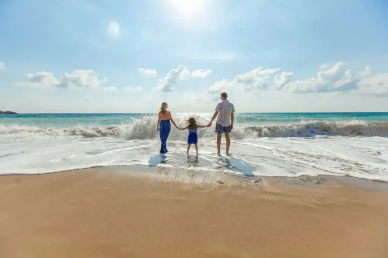 Vacances en famille : mode d’emploi pour ne pas exploser en vol
