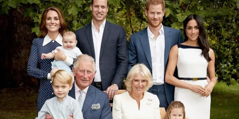 Au-delà du protocole : la vie trépidante de la famille royale britannique