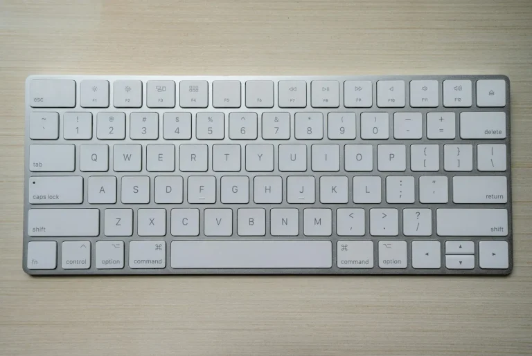 Clavier d’ordinateur pour taper le Ç majuscule
