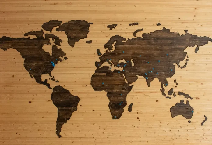 Carte du monde illustrant la recherche des pays en D