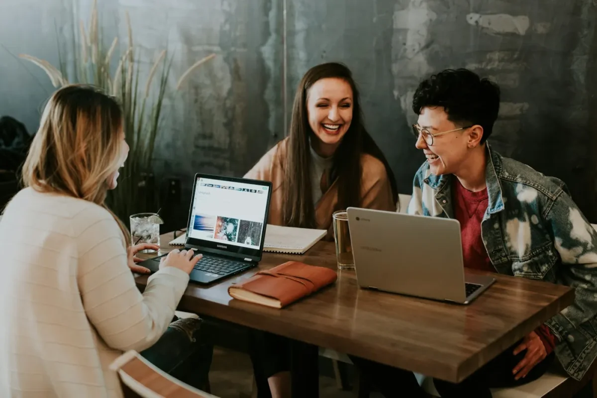 Élèves et parents se connectant à Mon Bureau Numérique sur ordinateur