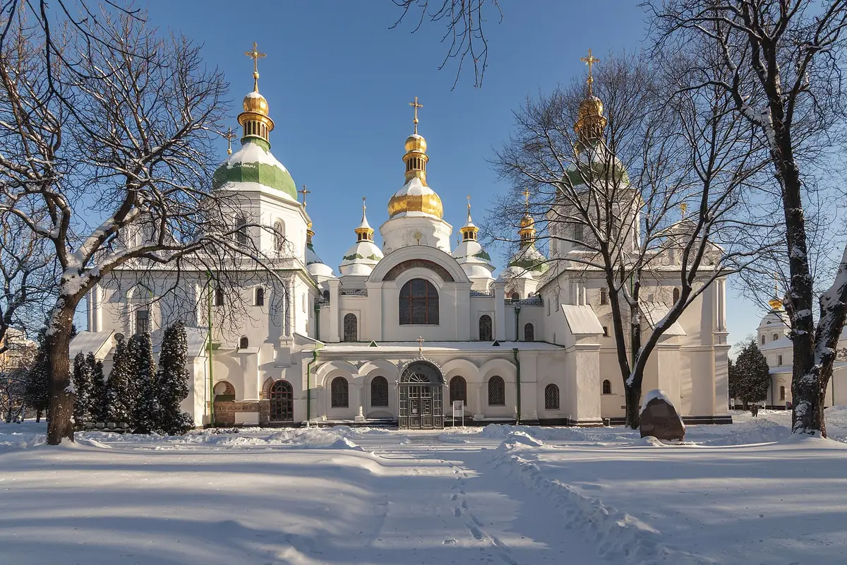 Cathédrale Sainte-Sophie de Kyiv sous la neige, capitale de l’Ukraine, pays en U