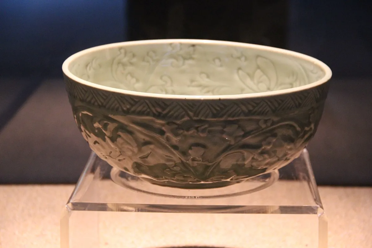 Bol en porcelaine céladon de la dynastie Ming, vert pâle grisé