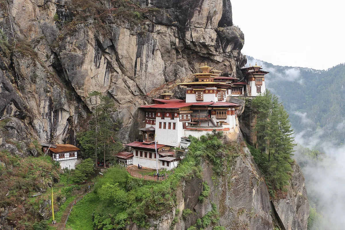 Monastère de Taktsang, le nid du tigre, accroché à une falaise au Bhoutan, pays en B