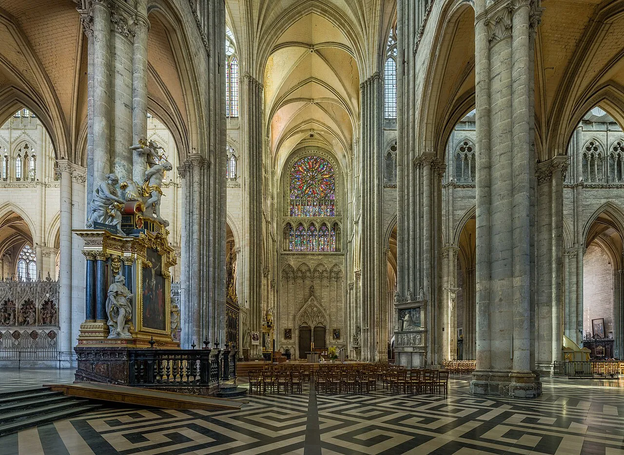 Cathédrale Notre-Dame d'Amiens, grande ville française en A